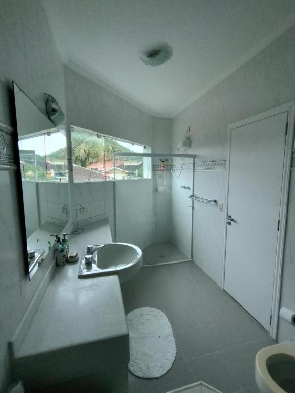 Casa Linda E Espacosa Com Piscina No Guarujá Eksteriør billede